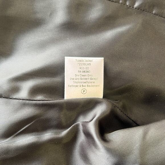 Chaiken and Capone tuxedo jacket.  Size 8 - Picture 6 of 7